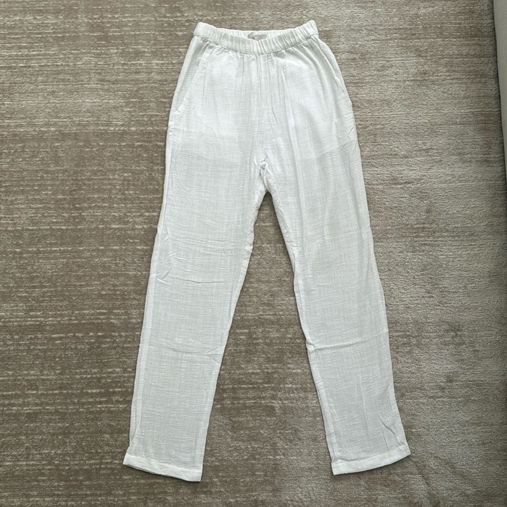 Indah Cypress Solid Simple Pant in White - Picture 3 of 6